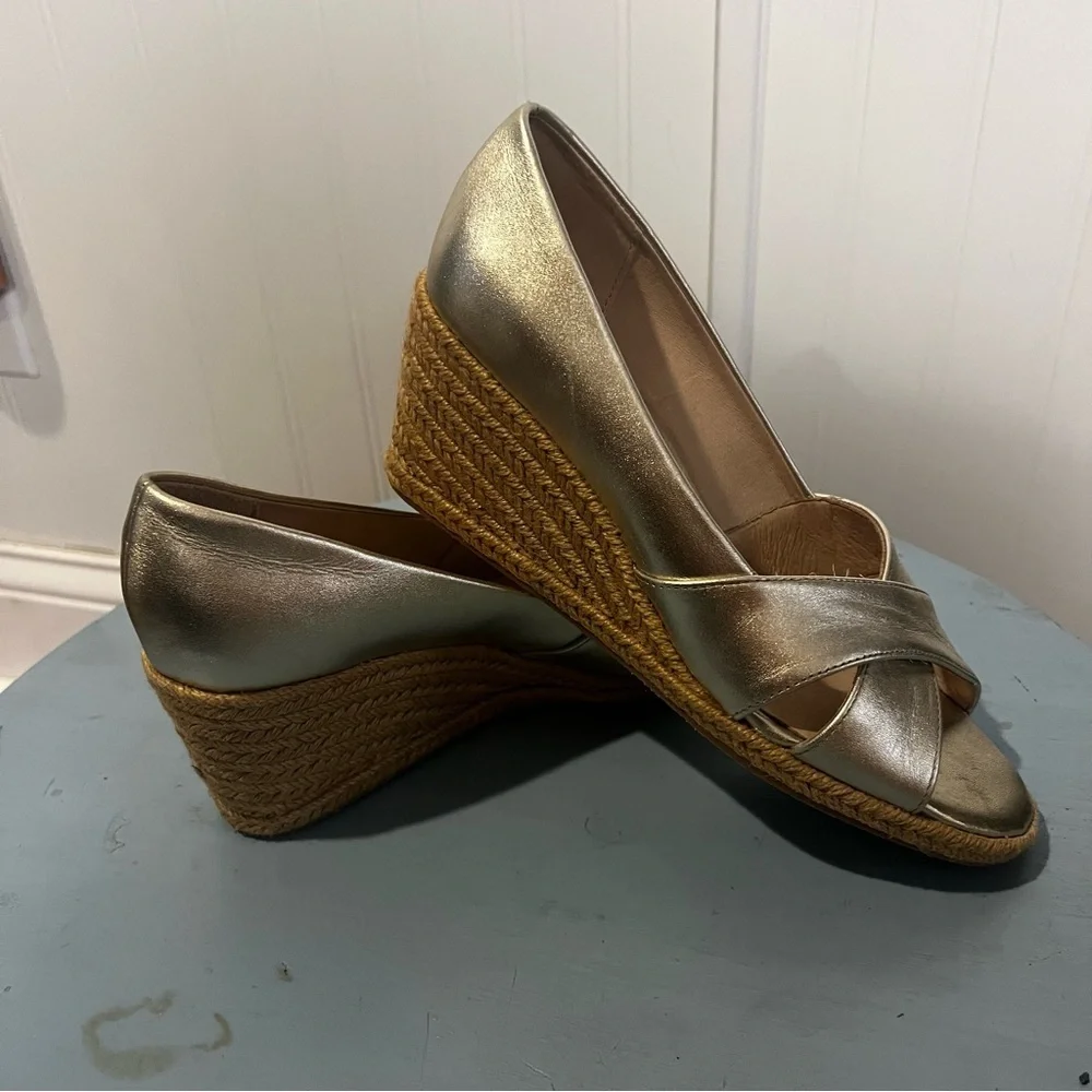Jack Rogers Palmer Crisscross Wedge Espadrille Sandals in Metallic Gold size 7.5